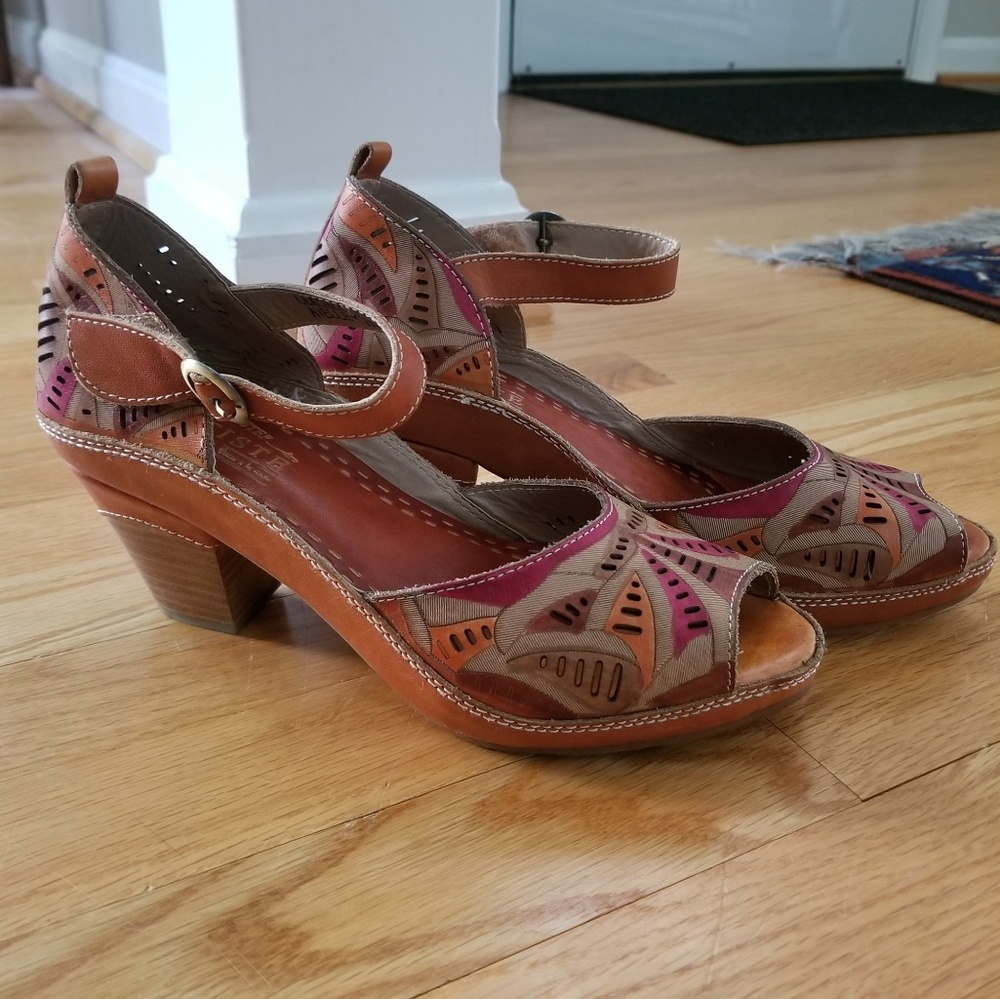 🌟L'Artiste Avelle Spring Step Peep-Toe Size 8🌟